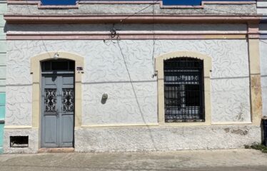 Casa colonial en venta a dos cuadras de La Plancha, Centro, Mérida.
