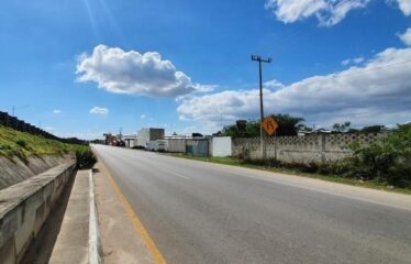 Venta de terreno sobre Periférico de Mérida. Ideal para negocio.