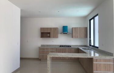 Casa en venta de 3 recámaras con alberca zona norte de Mérida