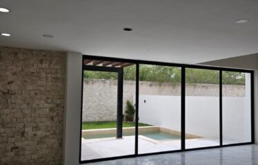 Casa en venta de 4 recámaras en privada residencial zona Country