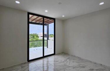 Casa en venta de 4 recámaras en privada residencial zona Country