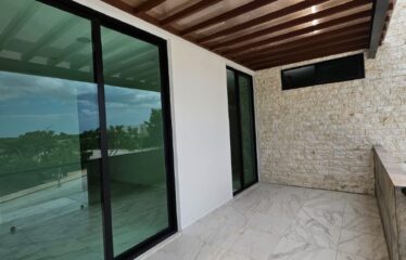 Casa en venta de 4 recámaras en privada residencial zona Country