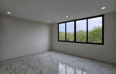 Casa en venta de 4 recámaras en privada residencial zona Country