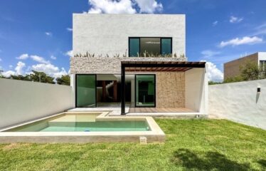 Casa en venta de 4 recámaras en privada residencial zona Country