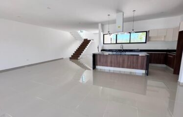 Casa en venta de 4 recámaras en privada al norte de Mérida