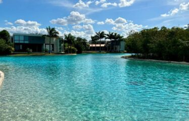 Terreno en venta con vista al lago, Privada Kanha, Yucatán Country Club.