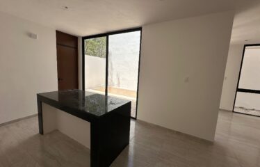 Casa en renta en privada en Cholul, Mérida, Yucatán.