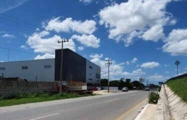 Terreno en venta sobre Periférico de Mérida. Ideal para negocio.