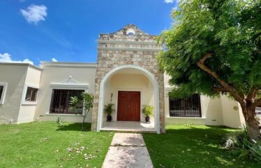 Hermosa residencia en renta, ubicada en exclusiva privada Las Fincas, Temozón