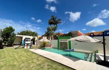 Hermosa residencia en venta, ubicada en exclusiva privada Las Fincas, Temozón
