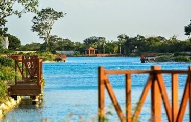 Terreno en venta con vista al lago, Privada Kanha, Yucatán Country Club.