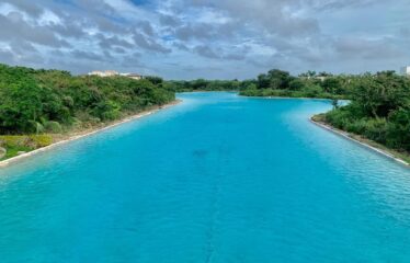 Terreno en venta con vista al lago, Privada Kanha, Yucatán Country Club.