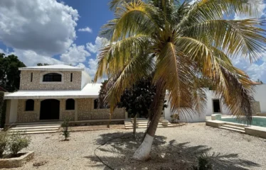 En Venta preciosa casa dentro de privada en Temozón Nte.