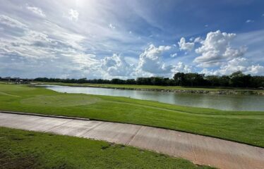 Terreno en venta con vista al campo de golf con acción incluida.