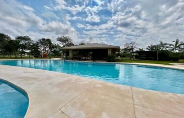 Terreno en venta en privada Oasis dentro del Yucatán Country Club.