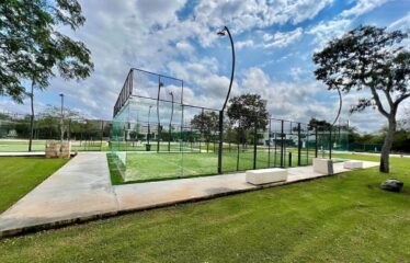 Terreno en venta en privada Oasis dentro del Yucatán Country Club.