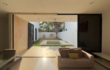 Casa en venta dentro de la Privada Puntalomas – Temozón Norte