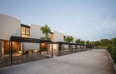 Townhouses en venta de 3 recámaras en zona de Dzitya