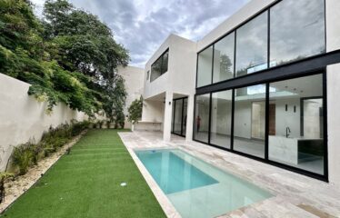 Hermosa casa en venta Privada Kutz, Yucatán Country Club