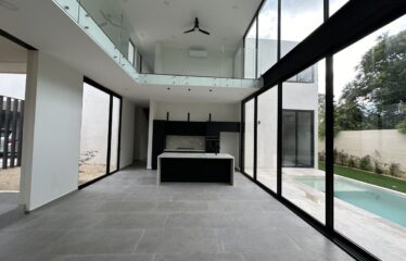 Hermosa casa en venta Privada Kutz, Yucatán Country Club