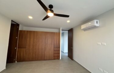 Hermosa casa en venta Privada Kutz, Yucatán Country Club