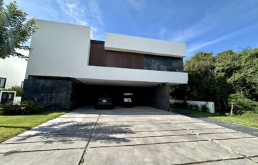 Casa de lujo en venta en residencial Yucatán Country Club, Mérida, Yucatán