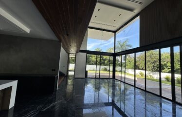 Casa de lujo en venta en residencial Yucatán Country Club, Mérida, Yucatán