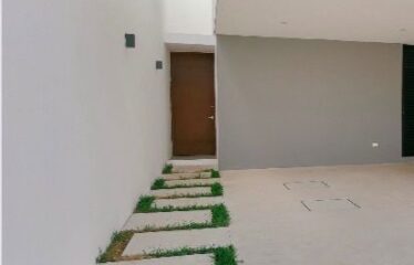 Townhouse en venta en zona de Cholul de 2 recámaras