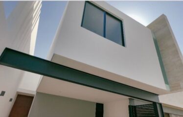 Townhouse en venta en zona de Cholul de 2 recámaras