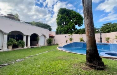 Se vende amplia casa en esquina en Benito Juárez Norte, Mérida, Yucatán.