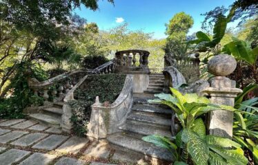 Amplia Casa en venta en el Club de Golf la Ceiba con hermoso kiosko y jardín.