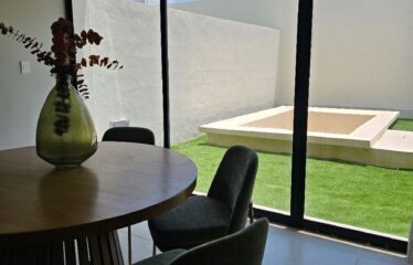 Townhouse de 2 recámaras en privada residencial en zona de Dzitya