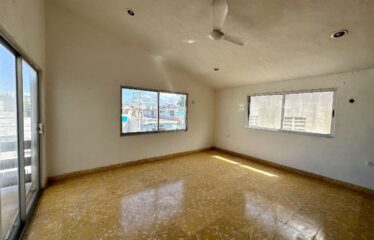 Casa en venta sobre calle principal de acceso de Mérida al Malecón de Progreso.